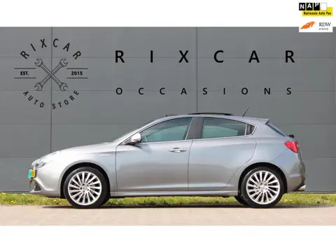 Alfa Romeo Giulietta 1.4 T Distinctive Panodak Leder !!NIEUWBINNEN!!