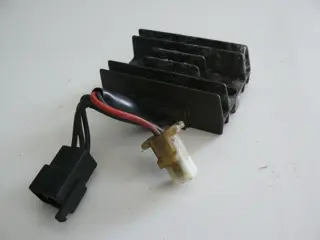 Regulator rectifier  Suzuki GZ 250 Marauder 2003 - 2005