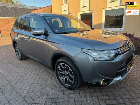 Mitsubishi Outlander 2.0 PHEV Executive Edition X-Line NAVI CAMERA