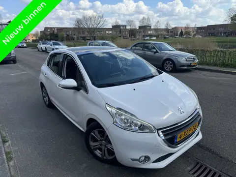 Peugeot 208 1.6 e-HDi Allure Pano Clima Sensor Full Netjes