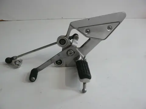 Main step holder left Yamaha FAZER 600 2004 - 2007