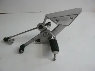 Main step holder left Yamaha FAZER 600 2004 - 2007