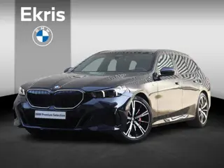 BMW 5-serie Touring 520i | M Sportpakket Pro | Trekhaak | Panodak | Head-Up | Driving Assistant Plus