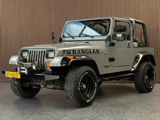 Jeep Wrangler 4.0i Softtop | 6 Cilinder | APK 30-08-2027 |