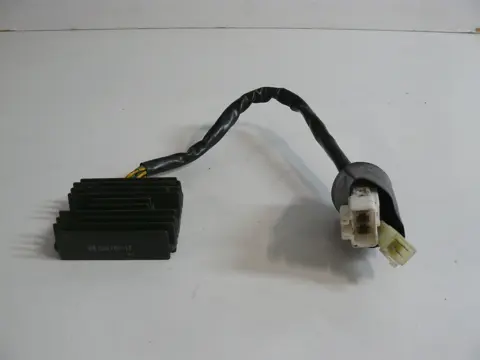 SPANNINGSREGELAAR Honda CBR Fireblade 2000 - 2001
