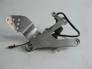 Main step holder right Yamaha YZF R6 1998 - 2002