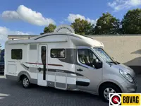 Adria Matrix Supreme M 657SF 150 pk Euro5 Renault Master **Uitmuntende staat/4 zitplaatsen/6 slaappl