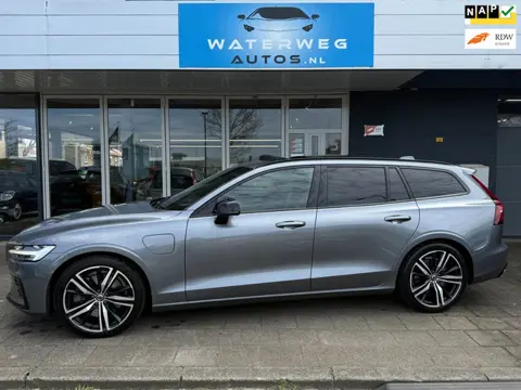 Volvo V60 2.0 T6 Recharge AWD R-Design PANO|360 CAM|HARMAN/KARDON
