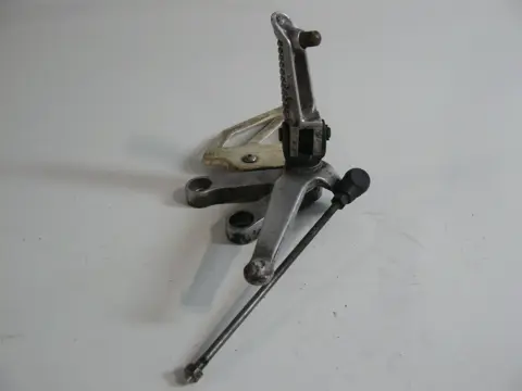 Main step holder left Suzuki GSX R 1000 2000 - 2002