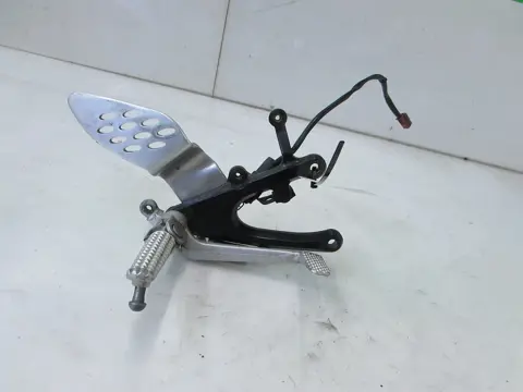 RECHTER SCHETSPLAAT Yamaha YZF R1 2004 - 2006
