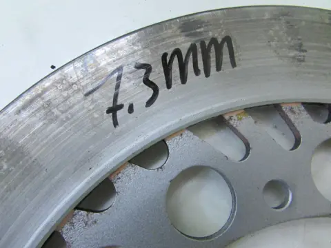 ACHTER REMSCHIJF Yamaha V max 1987 - 2002