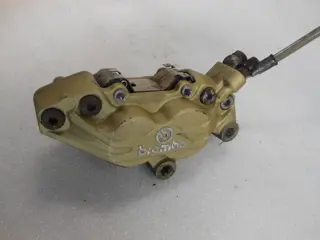 REMKLAUW RECHTS VOOR Ducati 748 1996 - 2002