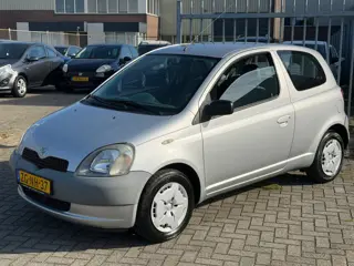 Toyota Yaris 1.0-16V VVT-i Terra 1e eigenaar! TOPSTAAT! DEALER ONDERHOUDEN l NIEUWE APK!