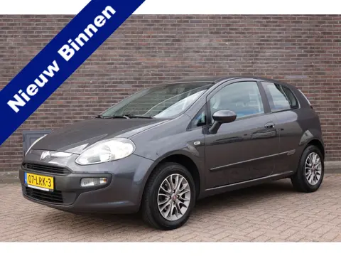 Fiat Punto Evo 1.4 Dynamic, 3 deurs, airco, navigatie, keurige auto. Nieuwe APK bij levering