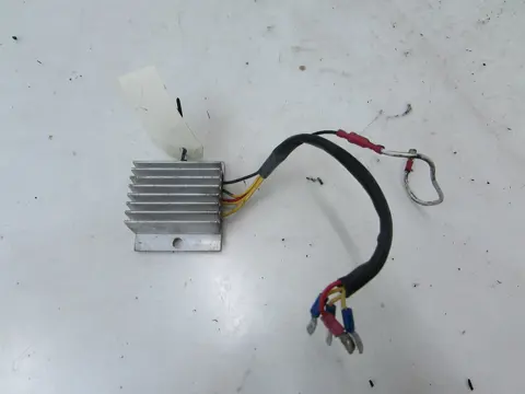 SPANNINGSREGELAAR Suzuki GSX 750 1984 - 1986