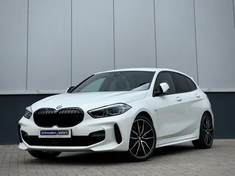 BMW 1-serie 118i M-SPORT. CarPlay Sfeer 19” Camera Leder