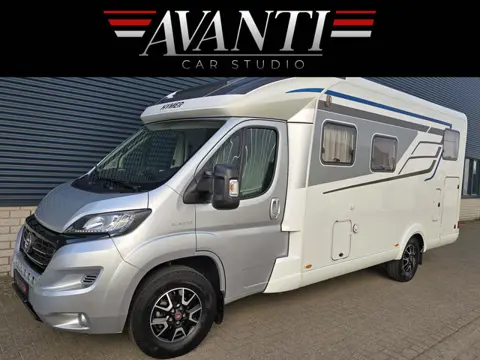 Hymer HYMER TRAMP GL 578 130 PK SLECHTS 21.218 KM LENGTEBEDDEN TV + SATELLIET TREKHAAK DRAAISTOELEN