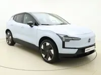 Volvo EX30 Extended Range Plus / Stoelverwarming / Elektr. Stoelen / Extra Getint Glas / Zwart Dak /