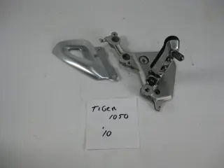 RECHTER SCHETSPLAAT Triumph Tiger 1050 2007 - 2010