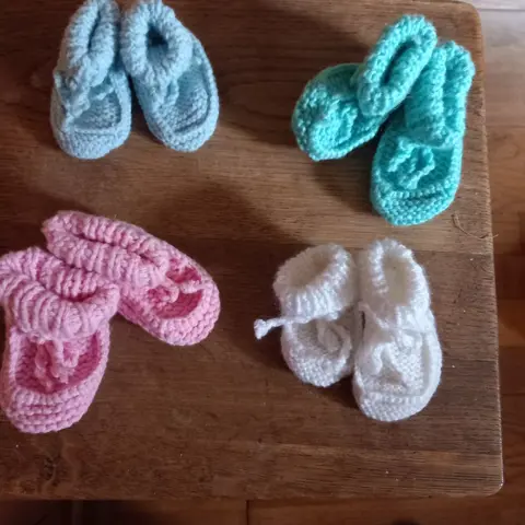 baby slofjes , gebreid - NIEUW - Maat: vanaf de geboorte