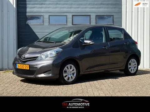 Toyota Yaris 1.3 VVT-i Aspiration AUTOMAAT / NAVI / AIRCO