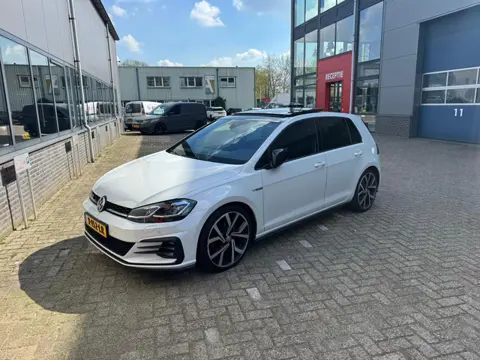 Volkswagen Golf 7.5 2.0 TDI GTD 184 pk /Automaat/ Pano-Dak/ Sport-Stoelen/ Stoel.Verw/ Adap.Cruise/ 