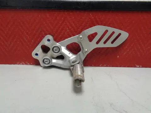 LINKER SCHETSPLAAT Suzuki GSX R 600 2008 - 2010