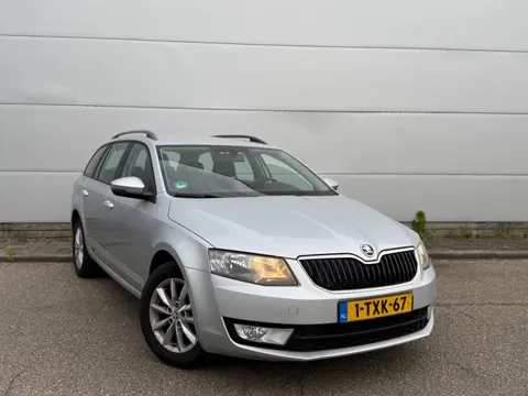 Skoda Octavia Combi 1.6 TDI Greentech Businessline (bj 2014) CLIMATE|NAVI|PARKSENSOR