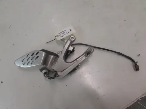 RECHTER SCHETSPLAAT Yamaha YZF R1 2004 - 2006
