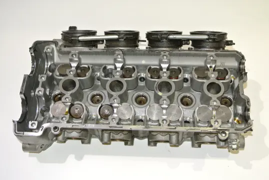 Cylinder head Suzuki GSX R 750 1996 - 2000