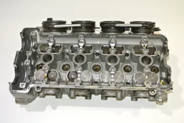 Cylinder head Suzuki GSX R 750 1996 - 2000