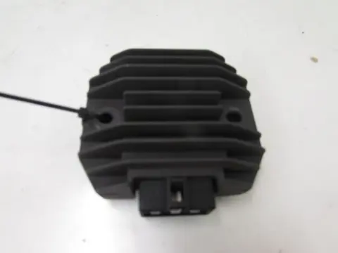 SPANNINGSREGELAAR Yamaha YZF R1 2000 - 2001