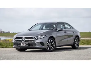 Mercedes-Benz A-klasse 250 e Business Line CARPLAY / LEER / CAMERA / CRUISE CONTROLE / DEALER ONDERH
