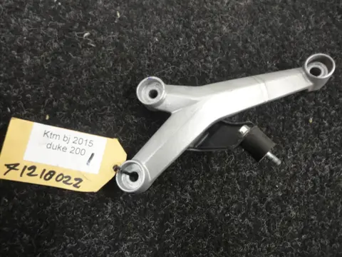 MOTORBLOKSTEUN KTM 200 Duke 2012 - 2016