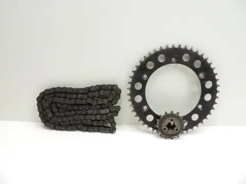 KETTING EN TANDWIELEN SET Suzuki DR 800 1970 - 2012