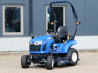 Iseki TXGS-24 4wd HST / 0001 Draaiuren / Middenondermaaidek