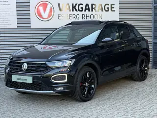 Volkswagen T-Roc 1.5 TSI Sport Black Style BLACKSTYLE,NAV/CAM,PANO,TREKHAAK
