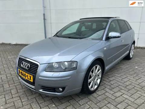 Audi A3 Sportback 2.0 TDI Attraction Automaat Pano Trekhaak 2x S-Line Apk -02-2027