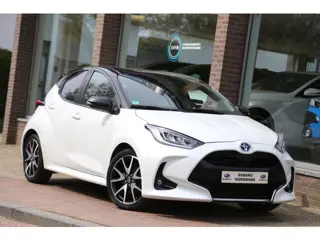 Toyota Yaris 1.5 Hybrid Executive Sport Bi-Tone Navi Carplay LED Camera