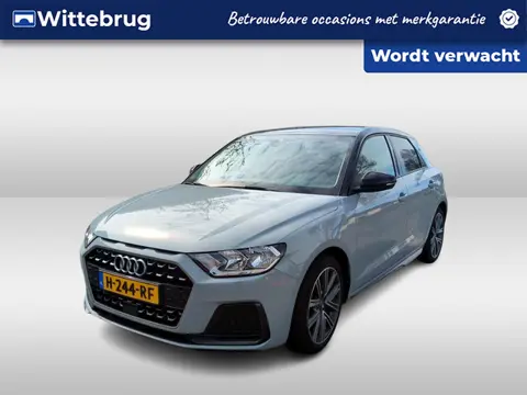 Audi A1 Sportback 30 TFSI 115pk epic / Sportstoelen / Parkeer sensoren achter / Zwart dak / Airco / 