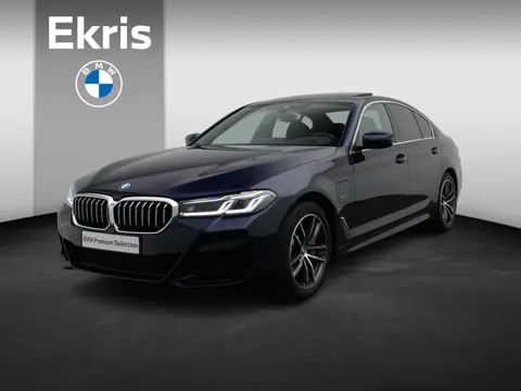 BMW 5 Serie Sedan 530e High Executive | M Sportpakket | Parking Pack| Stuurwielrand Verwarmd | Schui