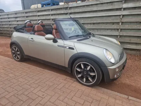Mini Mini Cabrio 1.6 One Sidewalk