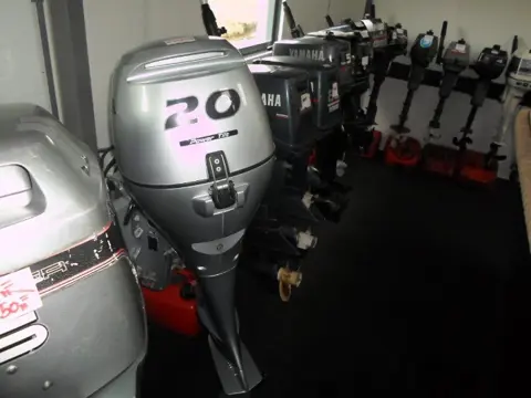 Nieuwe en gebruikte buitenboordmotoren Winterprijzen!