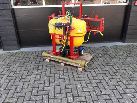 Jarmet Veldspuit met spuitboom 200L en 6 meter
