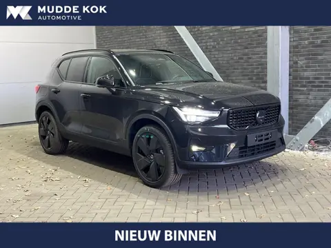 Volvo XC40 B4 Ultra Black Edition | Panoramadak | Trekhaak | 360° Camera | ACC | Stoel+Stuurverwarmi