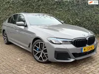 BMW 5-serie 545e xDrive High Executive | B&W | Dakje | ACC | Laser | Achteras besturing