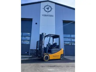 Jungheinrich Elctro! 2 ton Triplo.