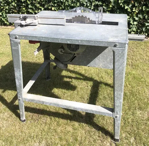 Zaagmachine GS. Robuuste zaagmachine 230 Volt.