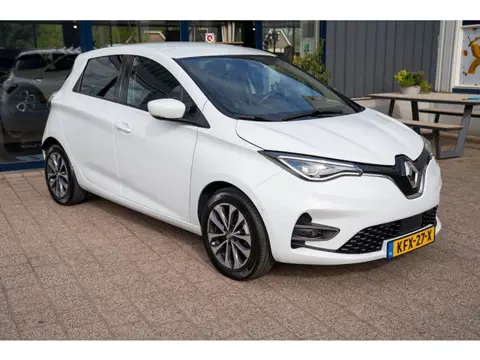 Renault Zoe R135 Evolution 52 kWh | Prijs rijklaar incl. 12 mnd garantie | Camera Carplay Navi Stuur