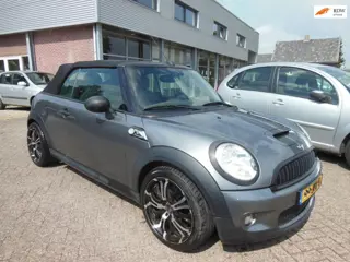 Mini Cabrio 1.6 Cooper S 2009 € 2.450,- CABRIO , MOTOR RAMMELT DEFECT, ZO MEE
